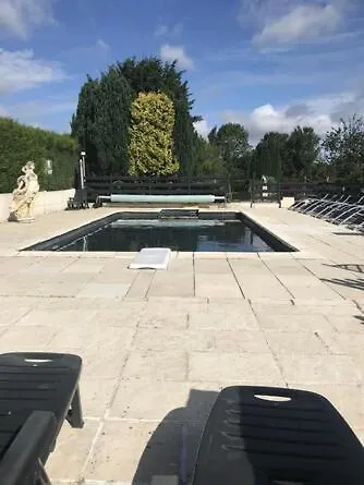 Hébergement de vacances Du Domaine De La Reine Blanche *